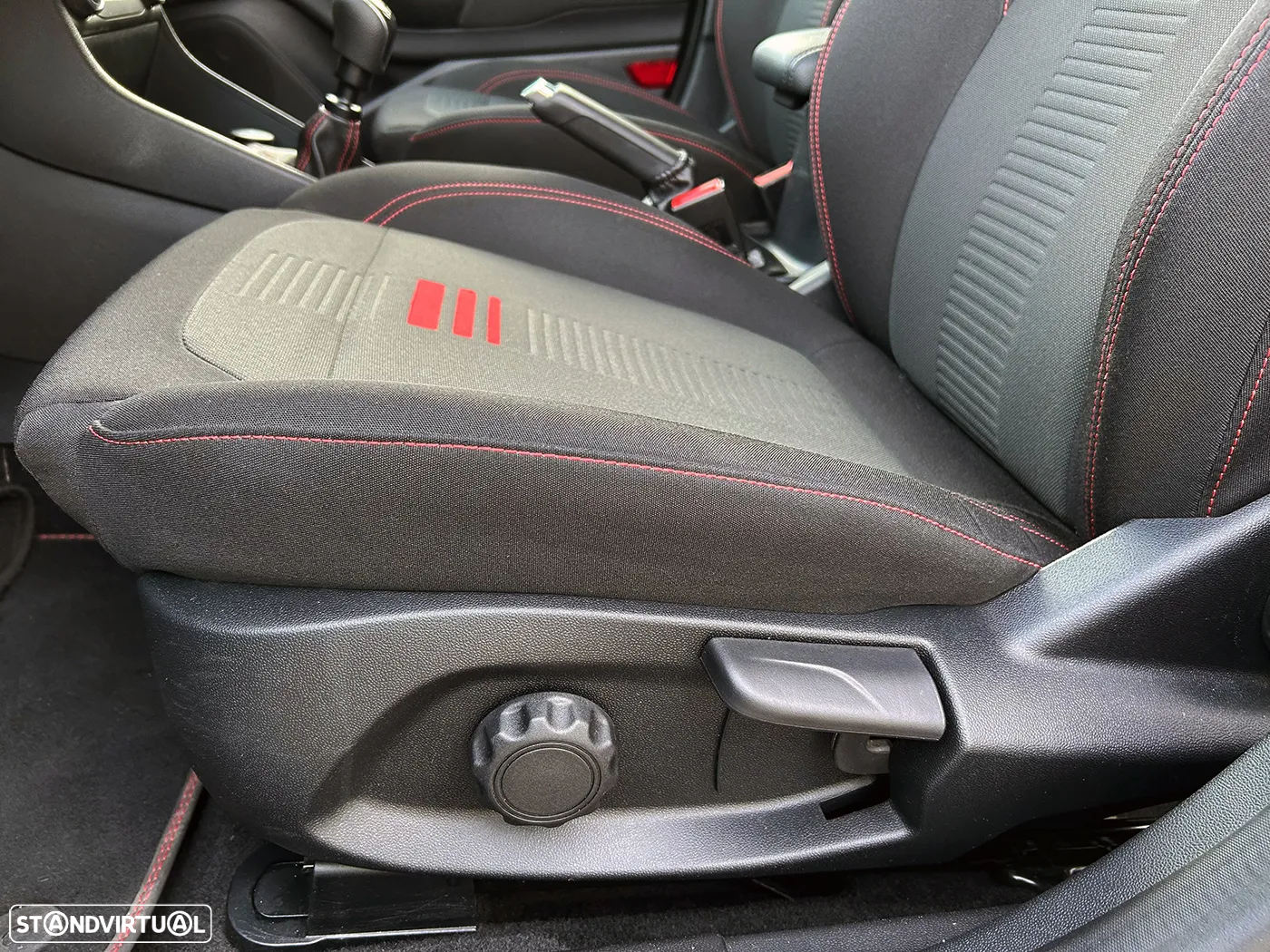 Ford Fiesta 1.0 EcoBoost ST-Line X - 29
