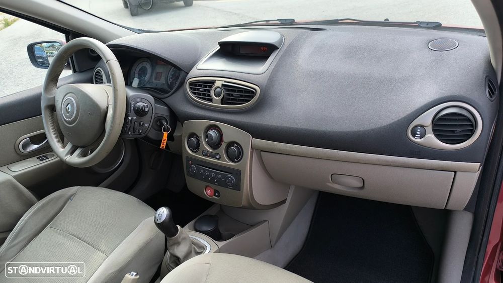 Renault Clio 1.2 16V Confort Privilège - 20