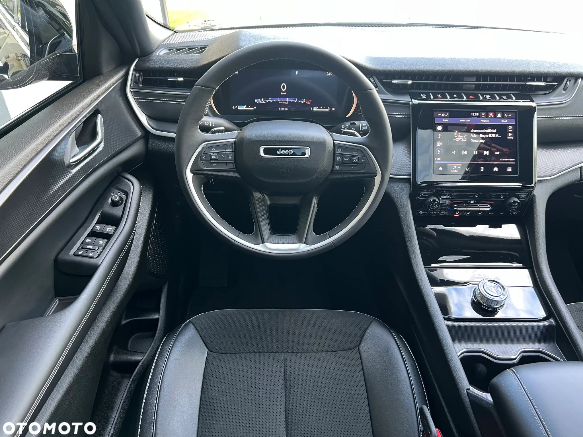 Jeep Grand Cherokee - 19