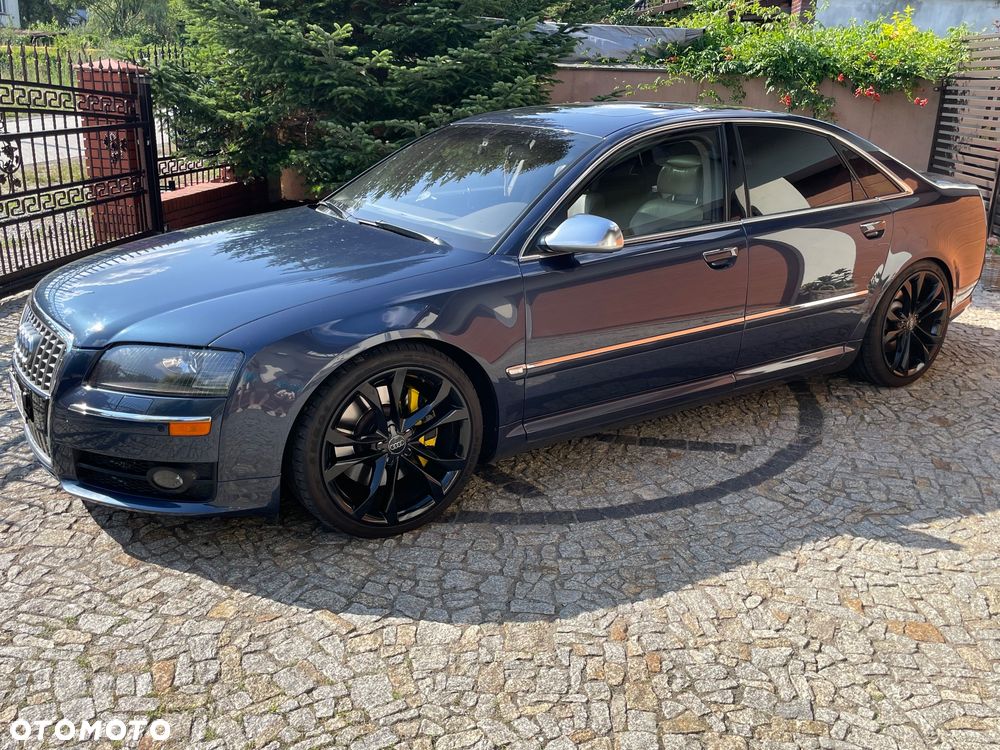 Audi A8 4.2 Quattro - 10