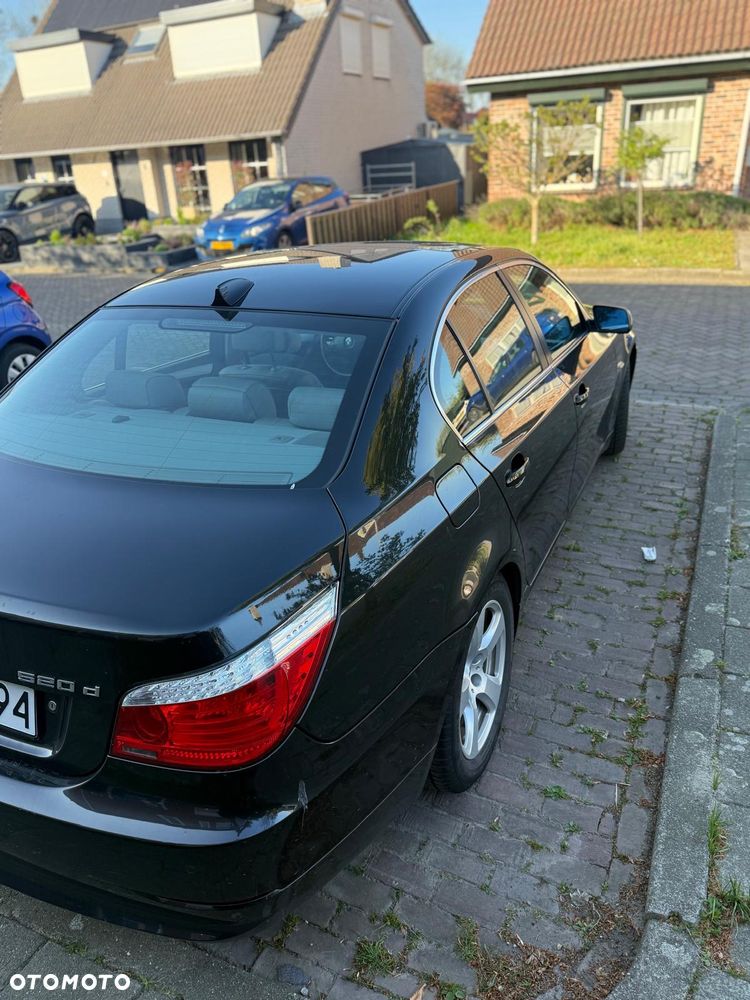 BMW Seria 5 520d - 5