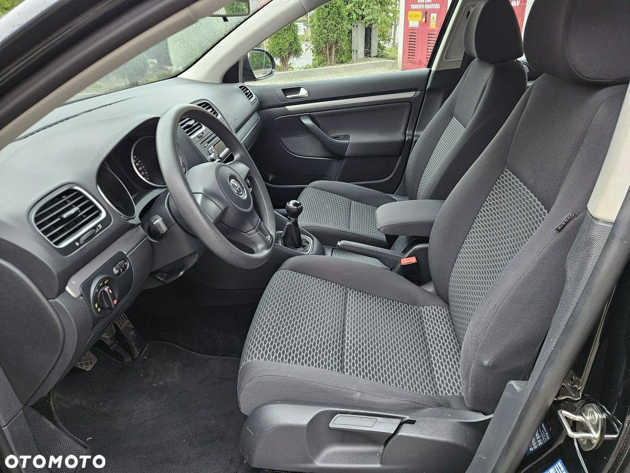 Volkswagen Golf - 18