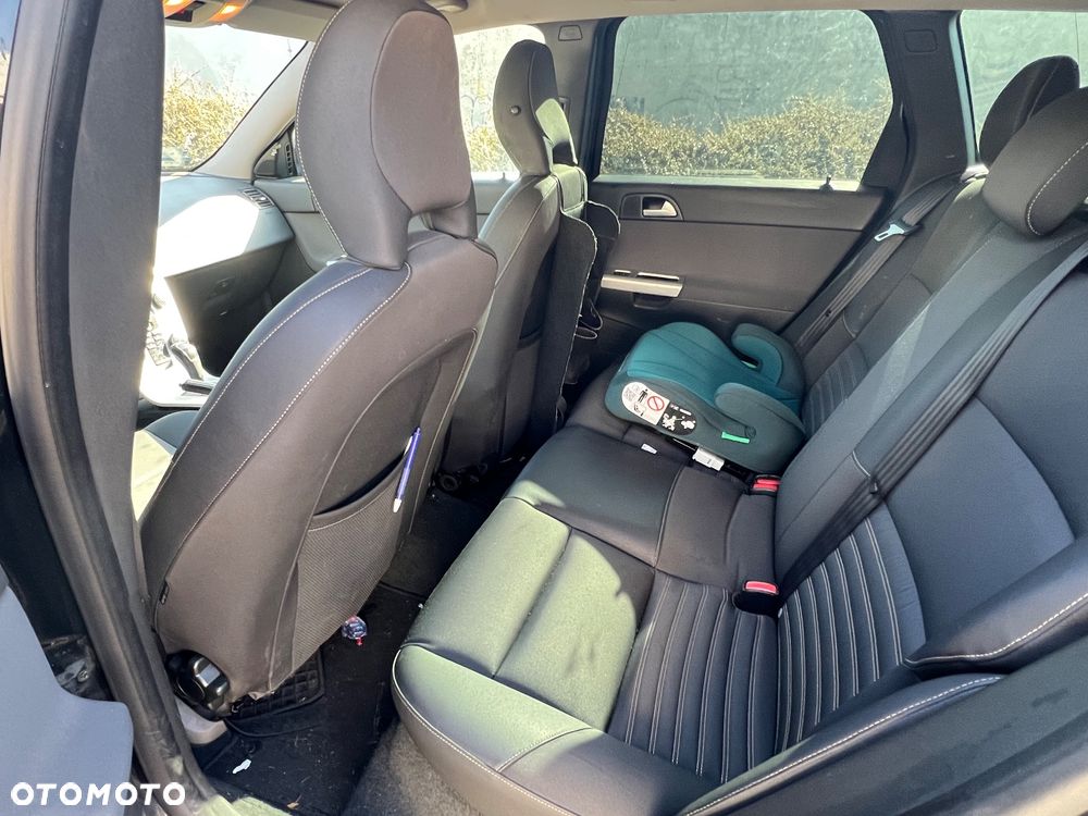 Volvo V50 - 8