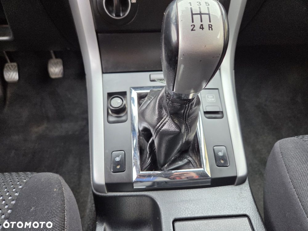 Suzuki Grand Vitara 2.0 Club Family - 13