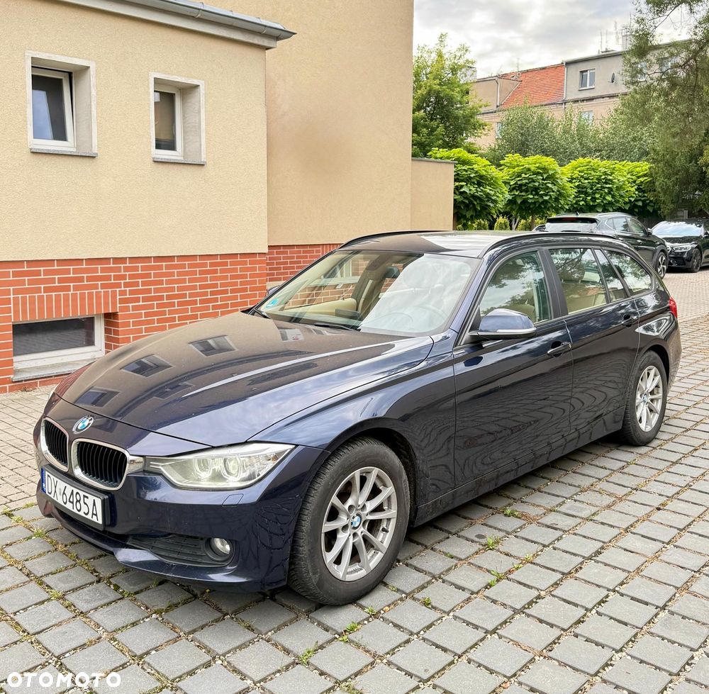 BMW Seria 3 318d Sport Line - 2