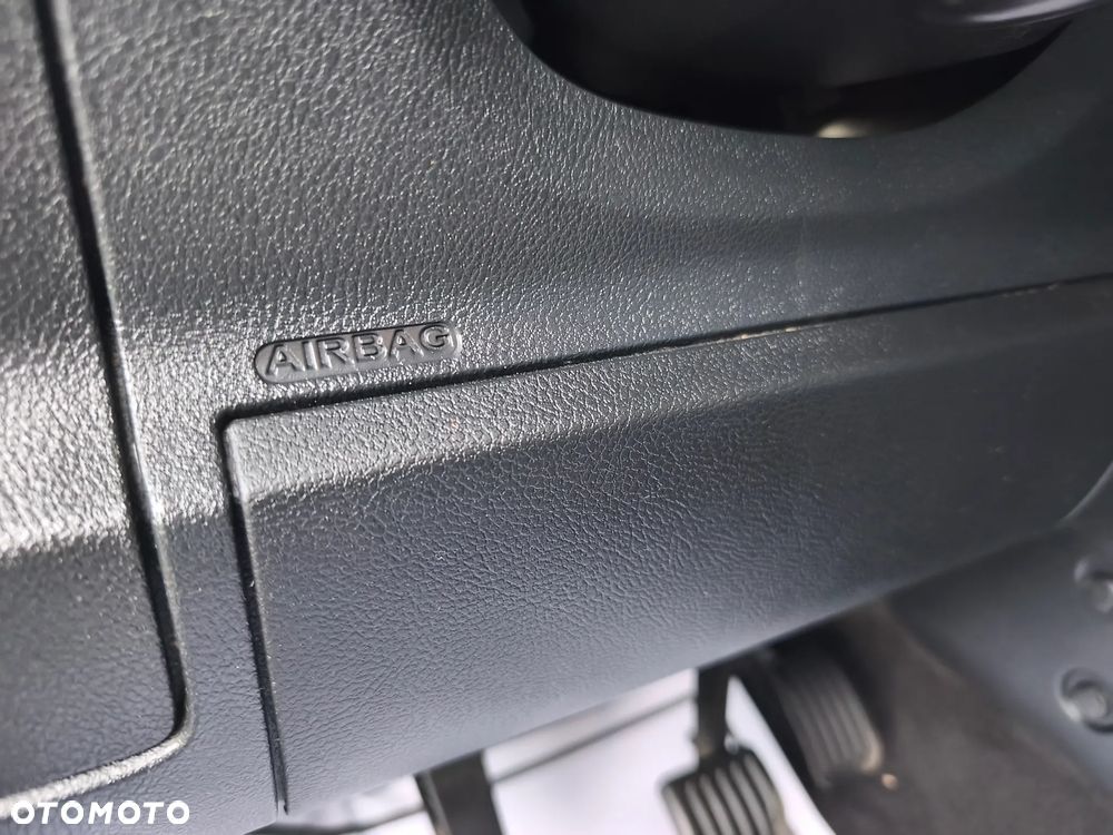 Ford Galaxy 2.0 TDCi Ambiente - 22