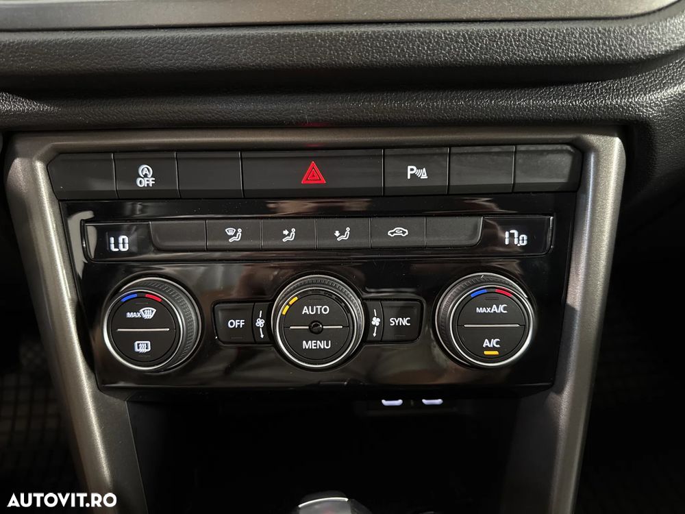 Volkswagen T-Roc - 17