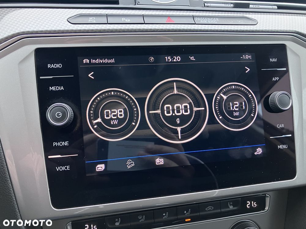 Volkswagen Passat - 21