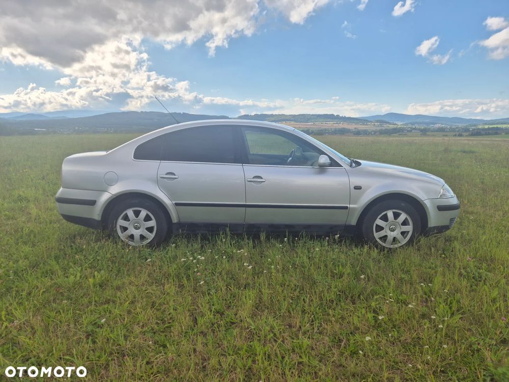 Volkswagen Passat 1.6 Exclusive - 4