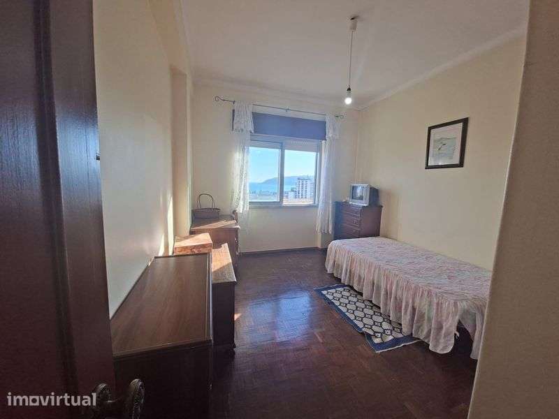 T3 Vista Mar e Cidade – Junto ao Hospital de São Bernardo (Particular) - Grande imagem: 4/12