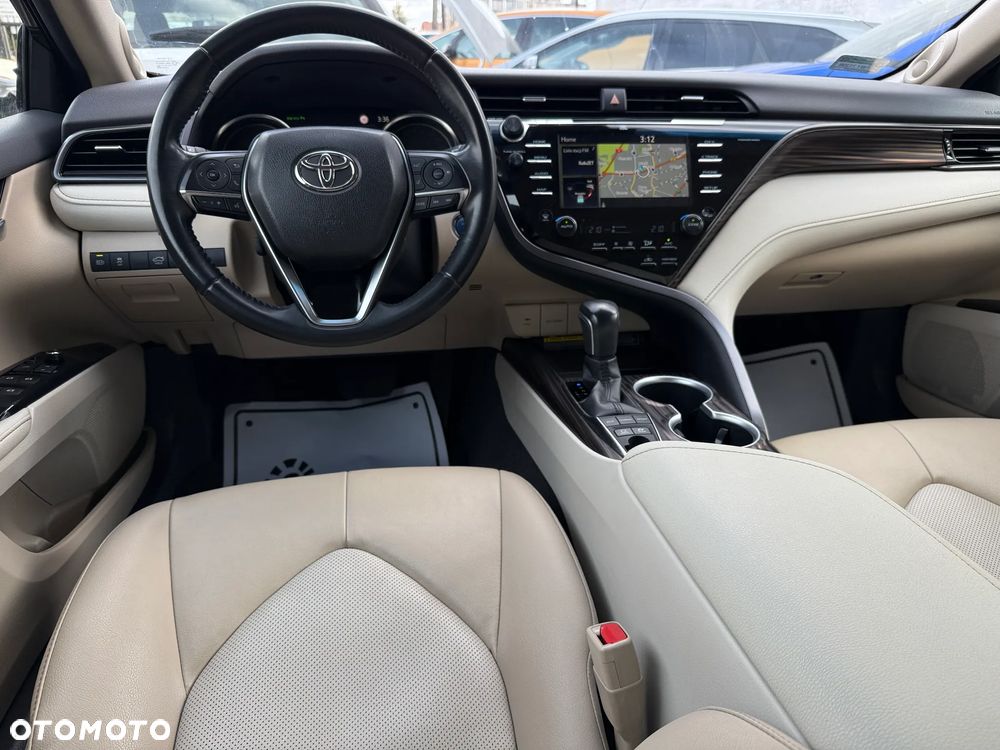 Toyota Camry 2.5 Hybrid Executive CVT - 4