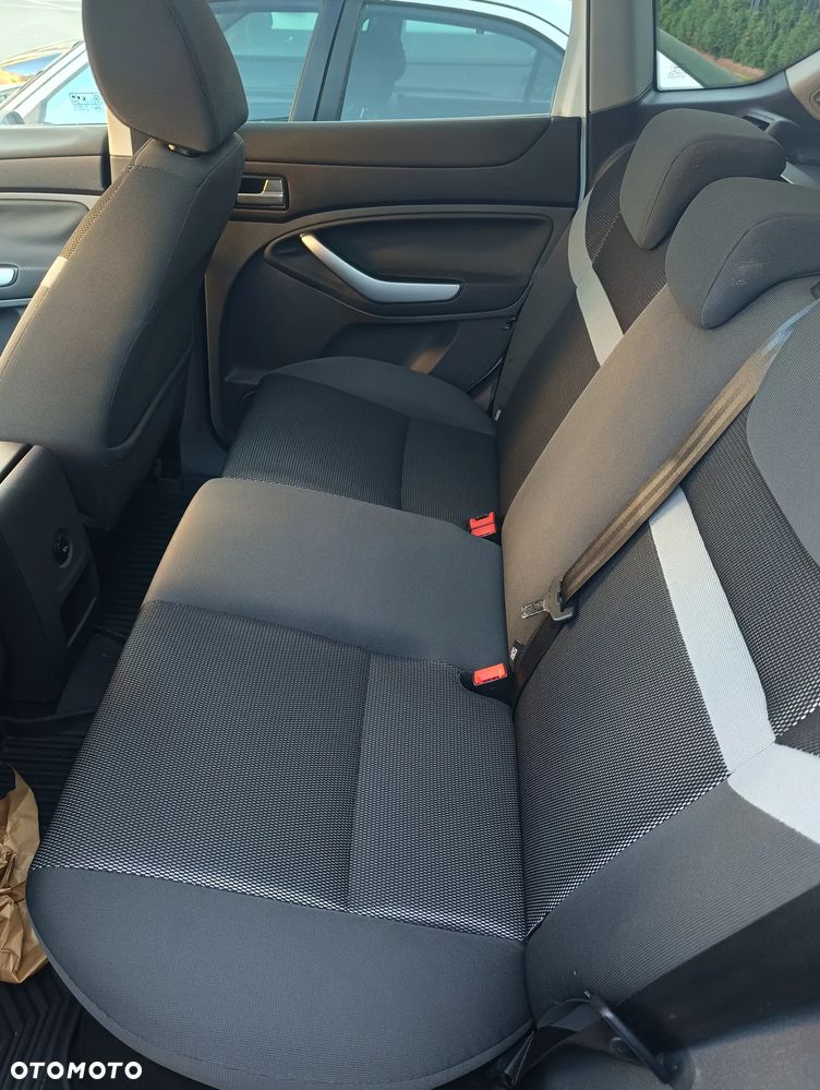 Ford Kuga - 5