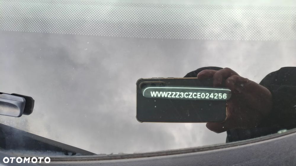 Volkswagen Passat 1.6 TDI Comfortline - 24