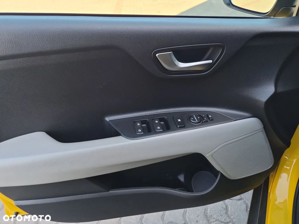 Kia Stonic 1.0 T-GDI MHEV L Business Line DCT - 10