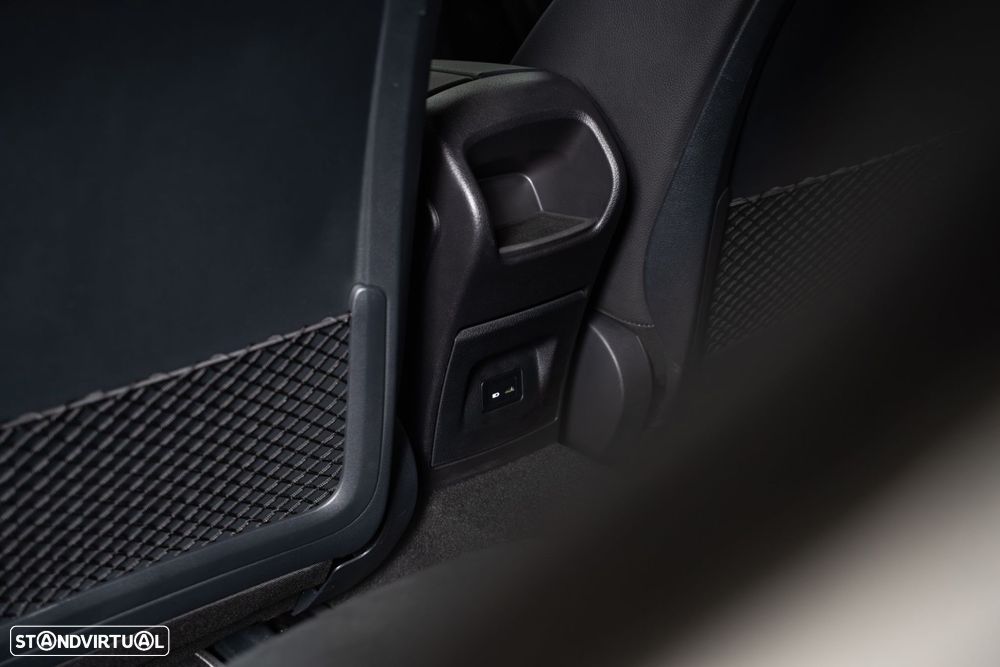 Mercedes-Benz CLA 250 e 8G-DCT AMG Line - 46