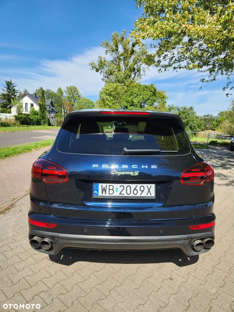 Porsche Cayenne S E-Hybrid - 4