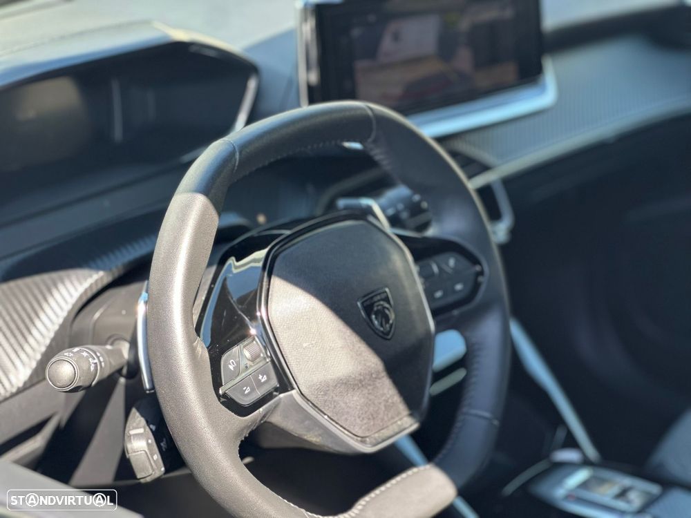 Peugeot 2008 1.2 Hybrid Allure e-DCS6 - 14