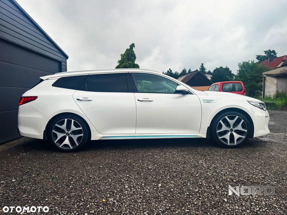 Kia Optima Plug-in Hybrid - 2