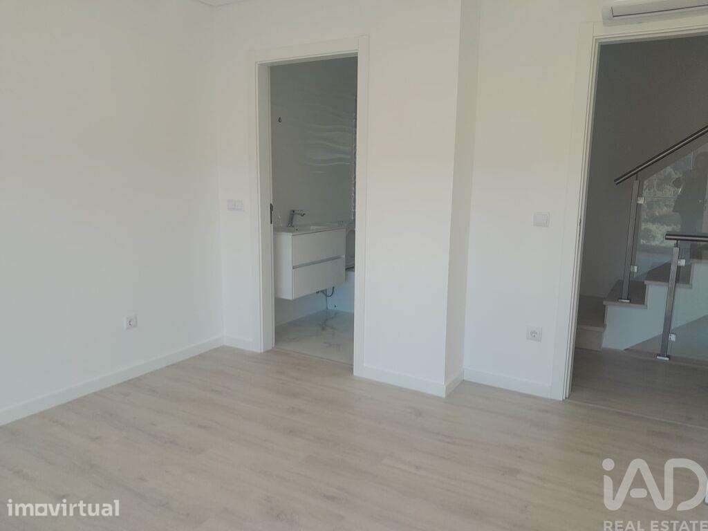 Casa / Villa T4 em Antuzede e Vil de Matos de 388,00 m2 - Grande imagem: 5/7