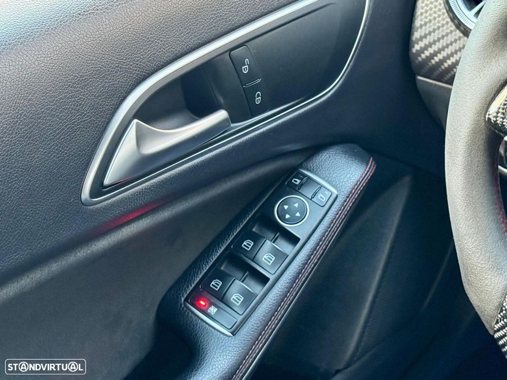 Mercedes-Benz A 180 d AMG Line - 52