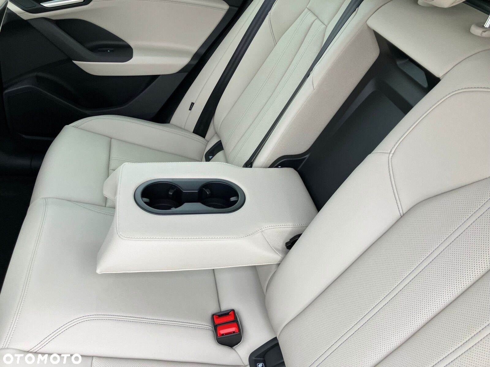 Audi Q6 e-tron - 31