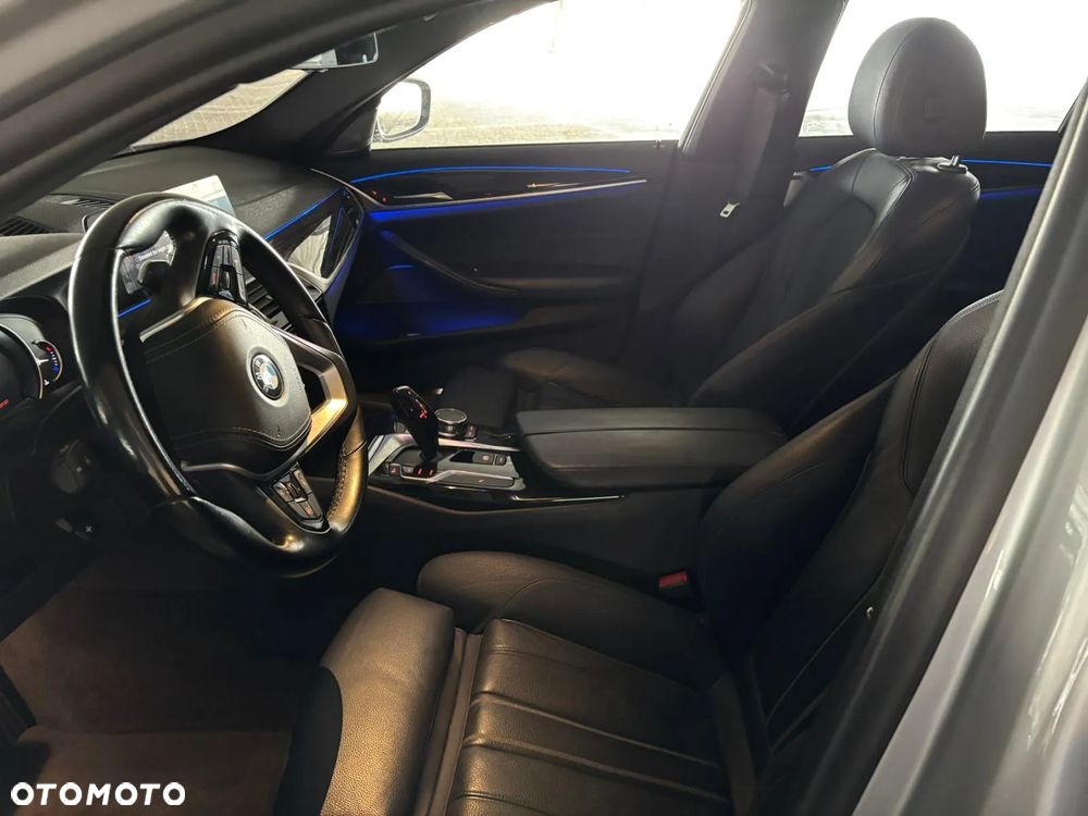 BMW Seria 5 530i Sport Line - 18