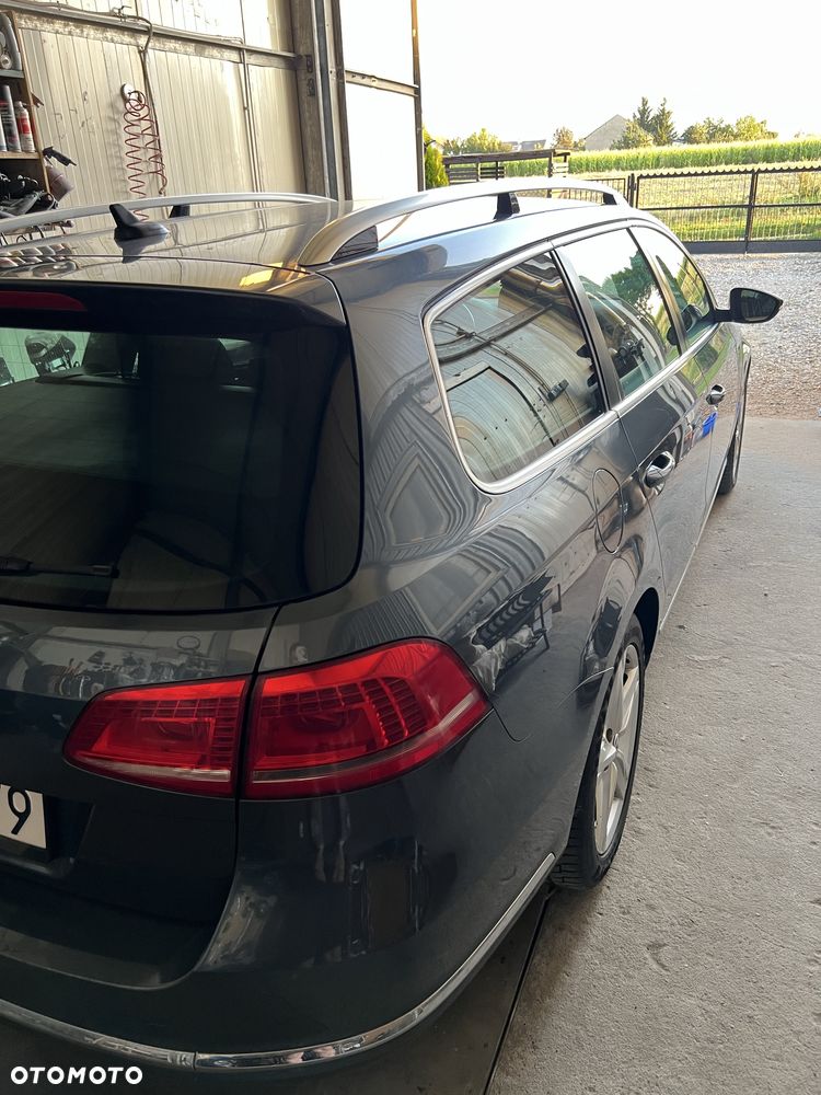 Volkswagen Passat - 4