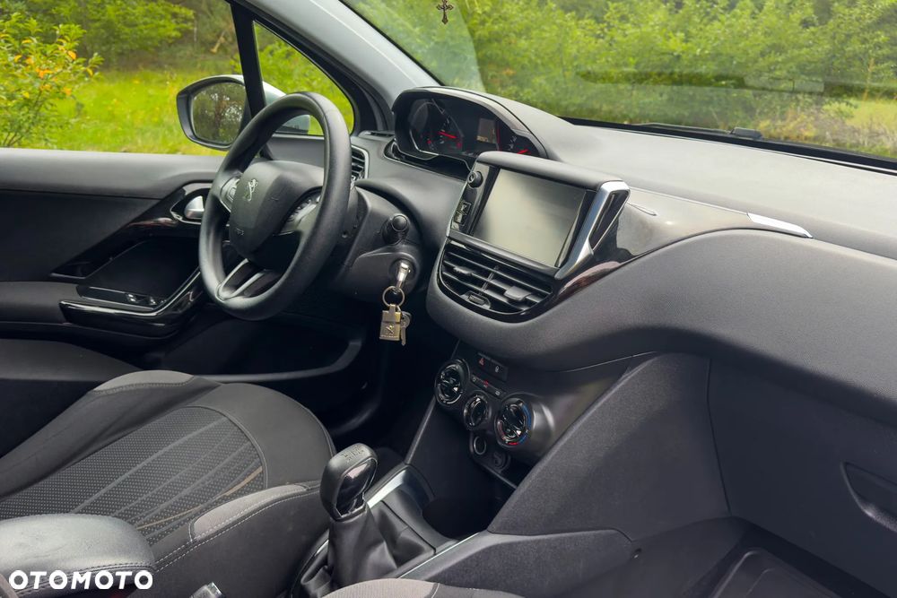 Peugeot 208 1.2 PureTech Allure - 16