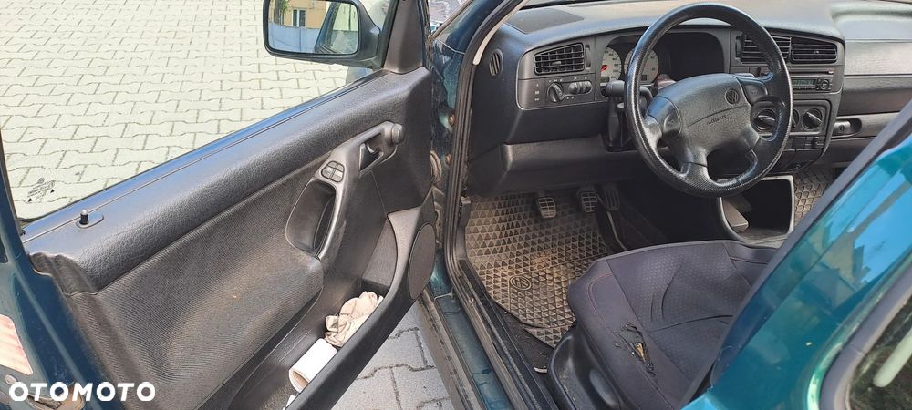Volkswagen Golf - 4