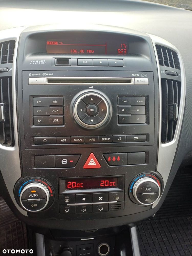 Radio Fabryczne Kia Ceed ProCeed 2010-12 - 1