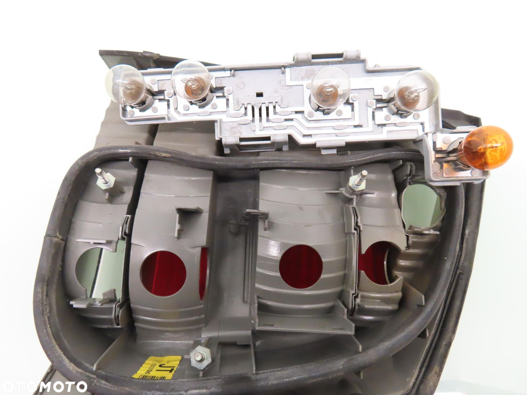 LAMPA LEWA TYLNA OPEL VECTRA C 13131000 - 2