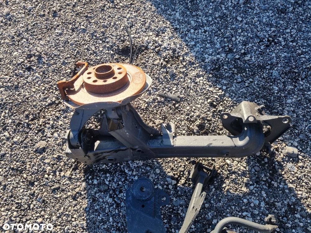 Wahacz prawy tył Alfa Romeo 159 Brera - 1