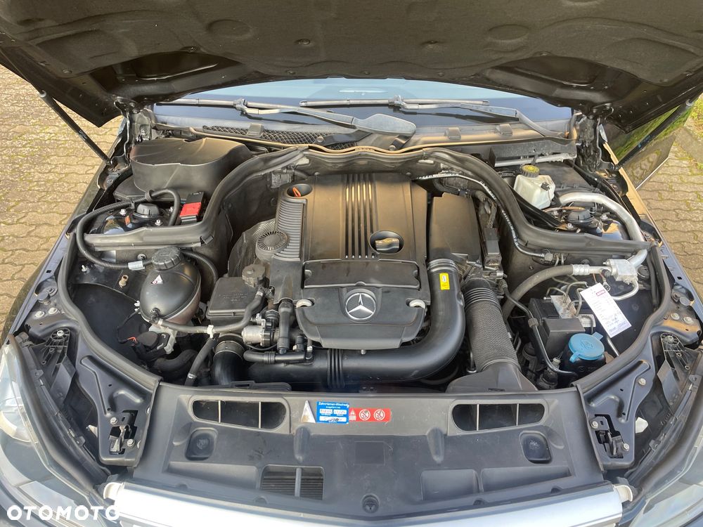 Mercedes-Benz Klasa C 180 CGI Automatik BlueEFFICIENCY Avantgarde - 39