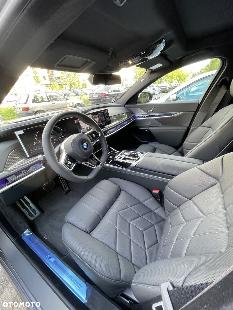 BMW Seria 7 740d xDrive sport - 10