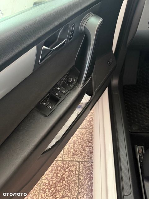 Volkswagen Passat - 11