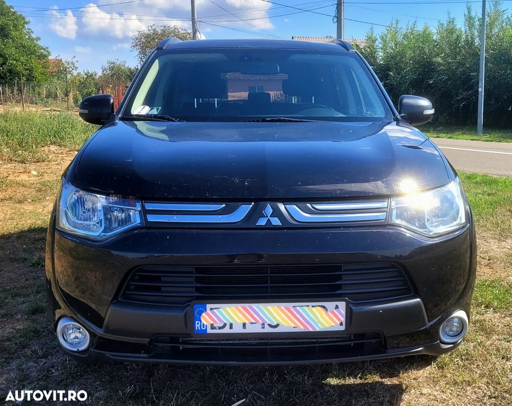 Mitsubishi Outlander - 1
