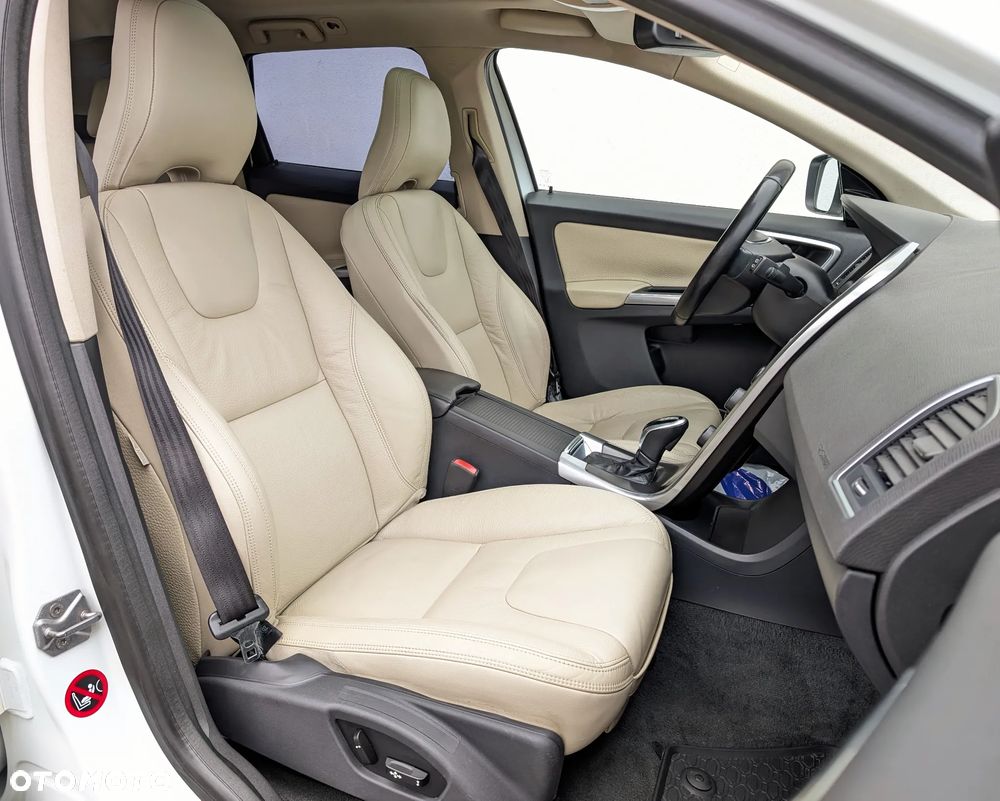 Volvo XC 60 T5 AWD Geartronic Momentum - 7