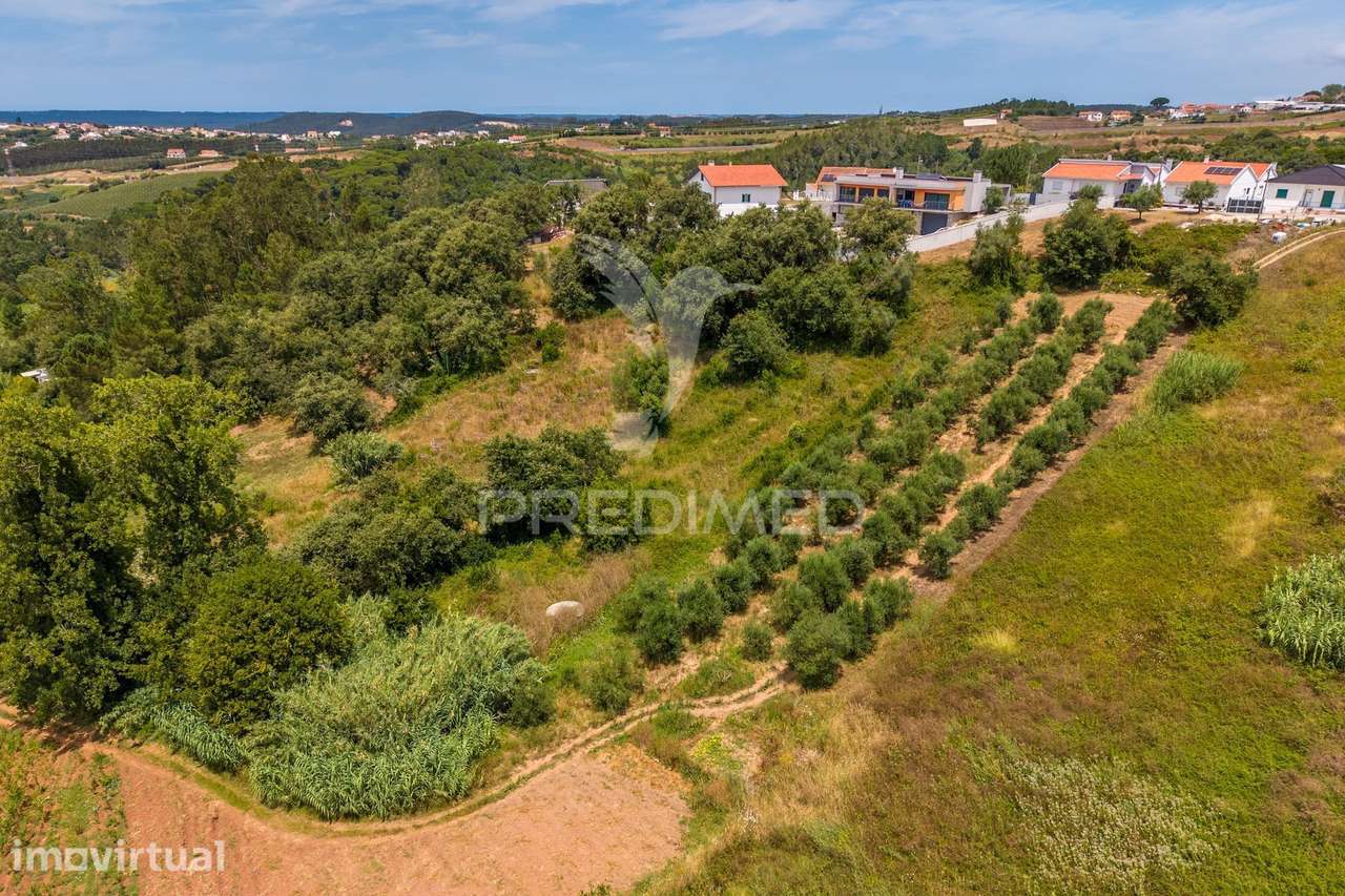 Terreno urbano com projeto de construção aprovado para comprar - Grande imagem: 3/32