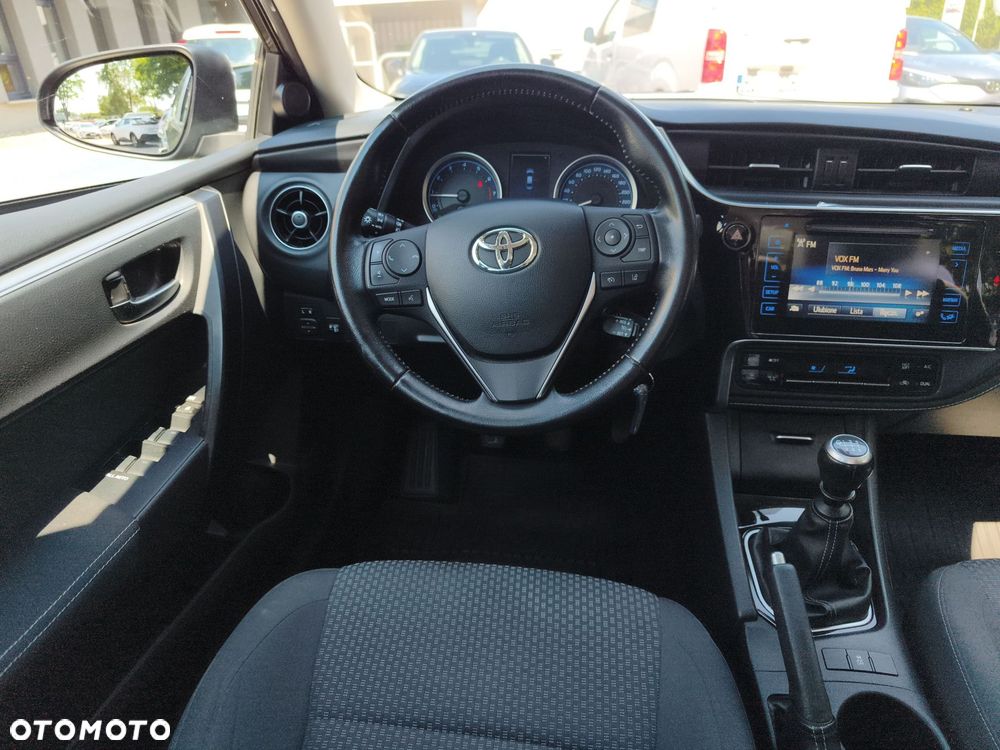 Toyota Corolla 1.6 Premium EU6 - 13