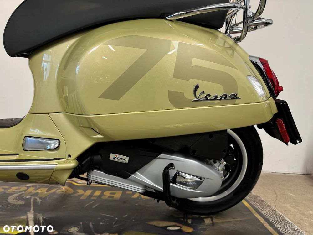 Piaggio Vespa - 24