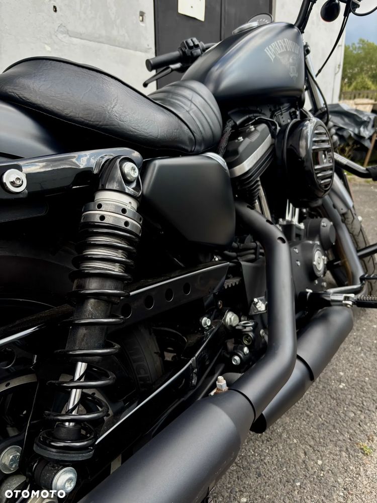Harley-Davidson Sportster Iron 883 - 11