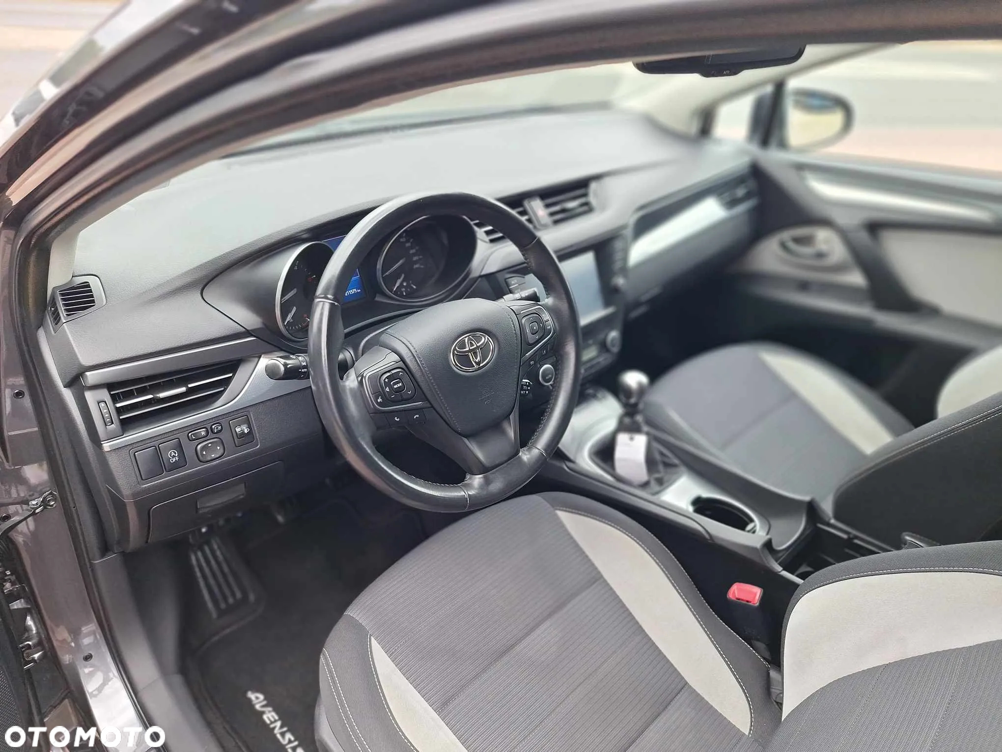 Toyota Avensis 2.0 D-4D Premium - 13