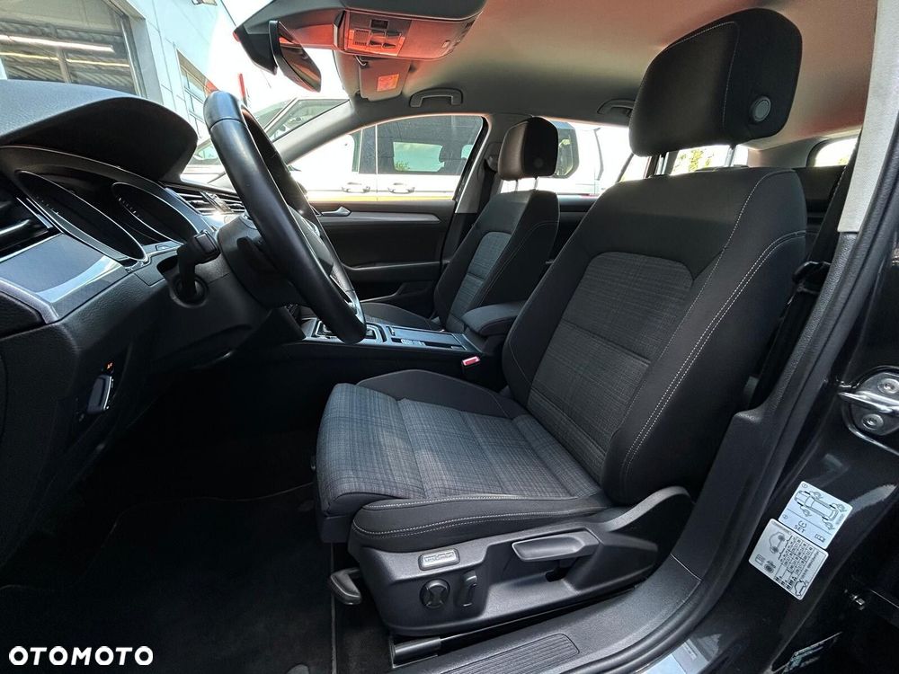 Volkswagen Passat Variant 2.0 TSI Business DSG - 9