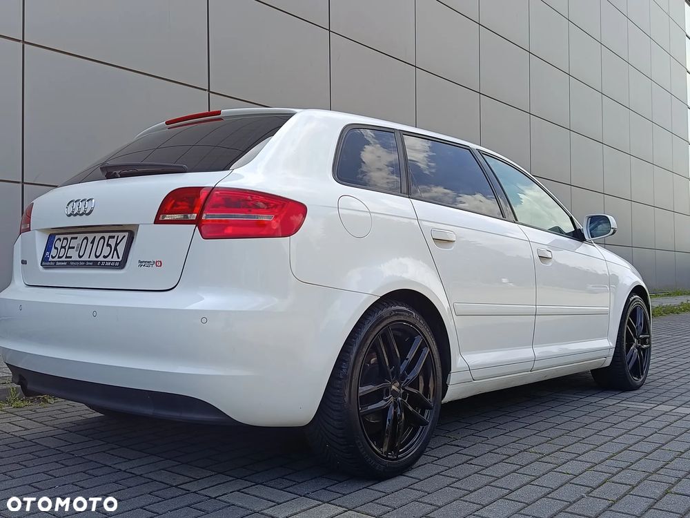 Audi A3 Sportback - 2