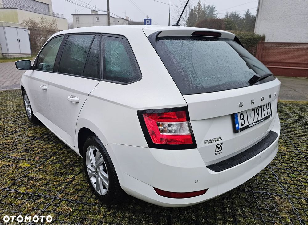 Skoda Fabia 1.0 TSI Ambition DSG - 5
