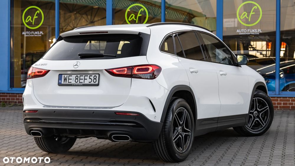 Mercedes-Benz GLA 250 AMG Line - 11