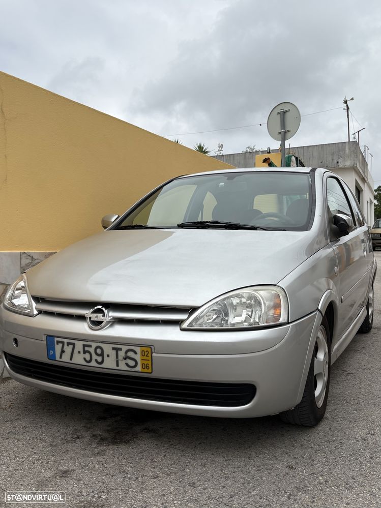 Opel Corsa 1.2 16V Essentia - 1