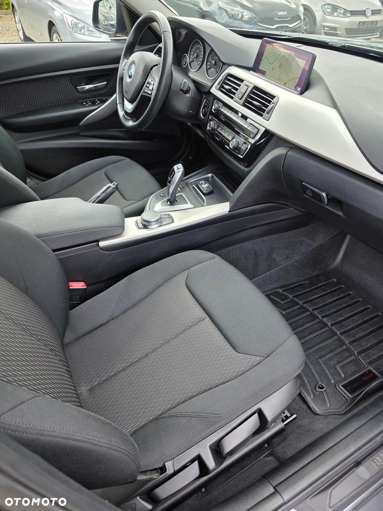 BMW Seria 3 - 24