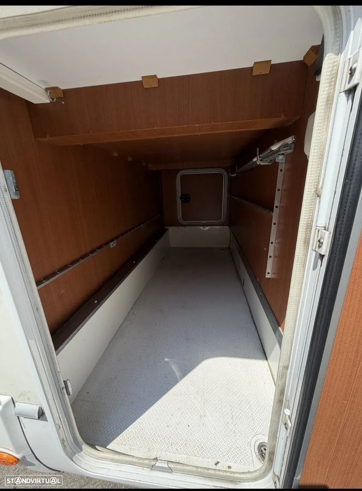 Chausson Welcome I 778 Cama central + Basculante + frigorífico 190L - 10