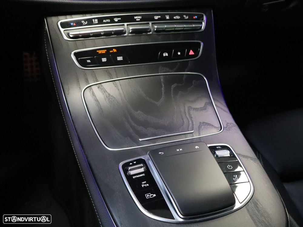 Mercedes-Benz E 300 de AMG Line - 21